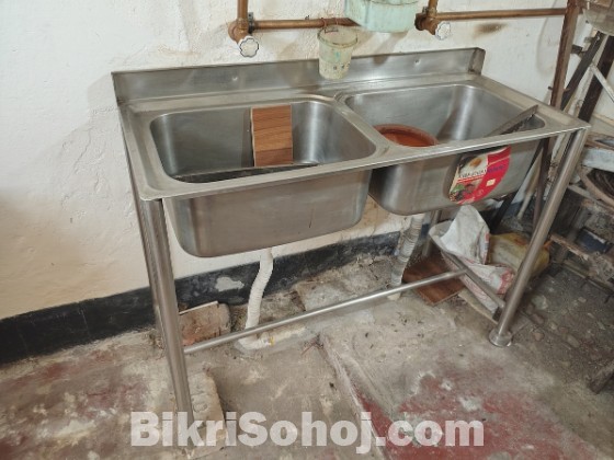 রেস্টুরেন্টের মালামাল